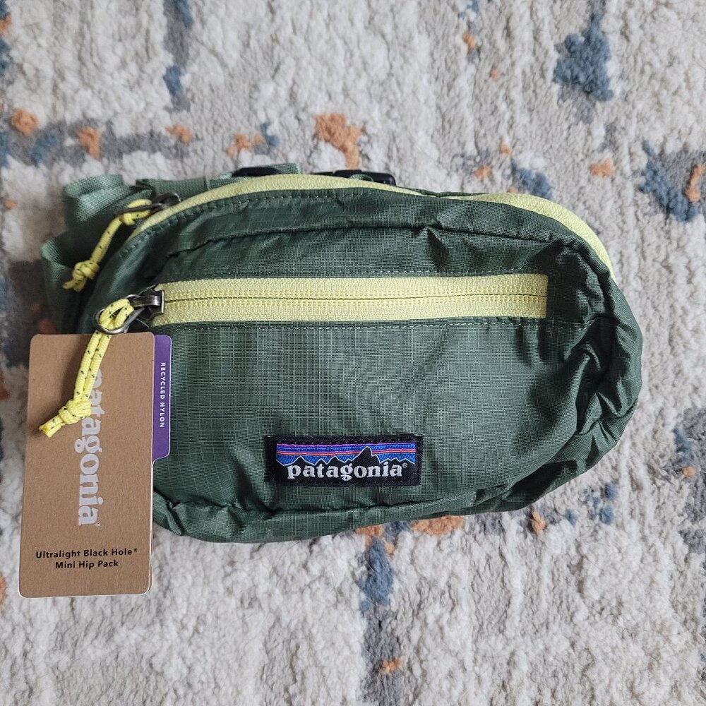 Patagonia Ultralight Black Hole Mini Hip Pack Camp Green